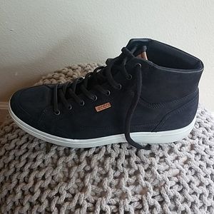 Ecco Mens black suede hightops
